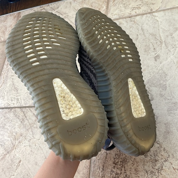 Authentic Yeezy boost 350 V2 Beluga 2.0 - Picture 8 of 10